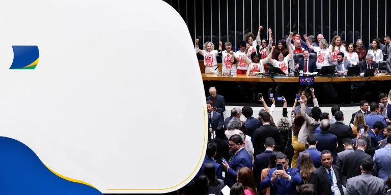 Câmara aprova fim da escala 6×1 e redução da jornada; texto avança para o Senado